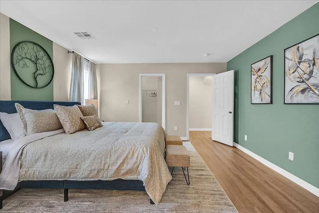 King Bed In Master Suite! Las Vegas