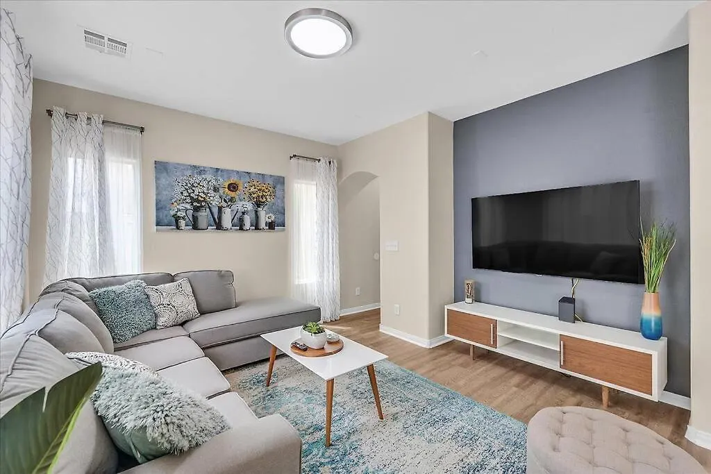 King Bed In Master Suite! location